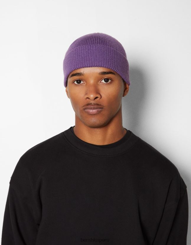 Violeta Bershka hombres gorro corto 806J6B3619