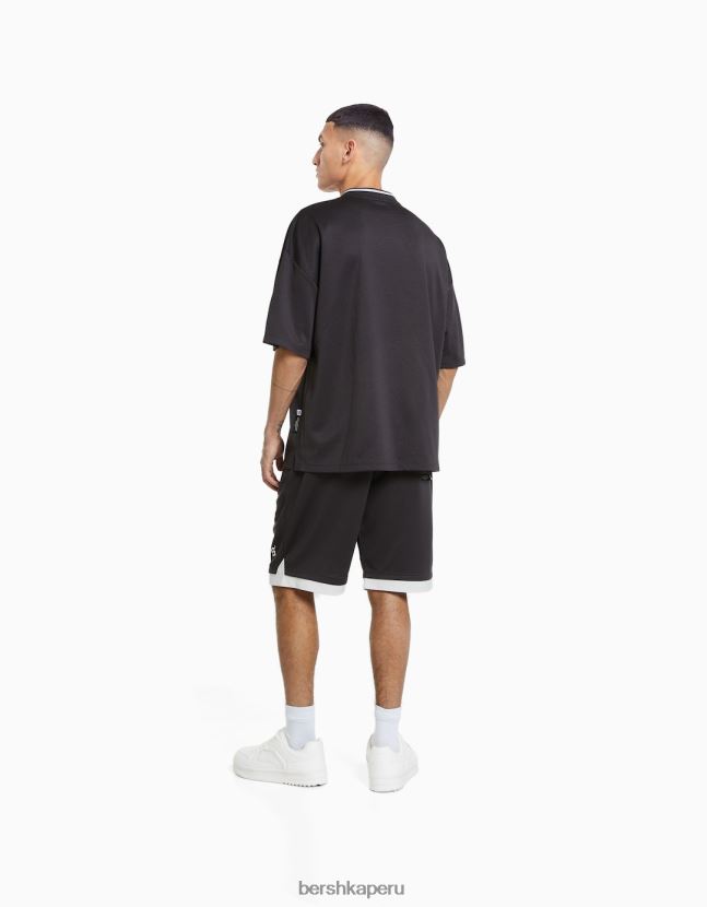 gris Bershka hombres conjunto de camiseta de rejilla y bermudas 806J6B3410