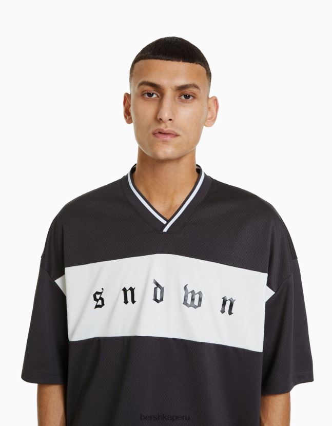gris Bershka hombres conjunto de camiseta de rejilla y bermudas 806J6B3410