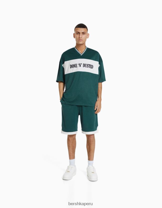 verde Bershka hombres conjunto de camiseta de rejilla y bermudas 806J6B3409