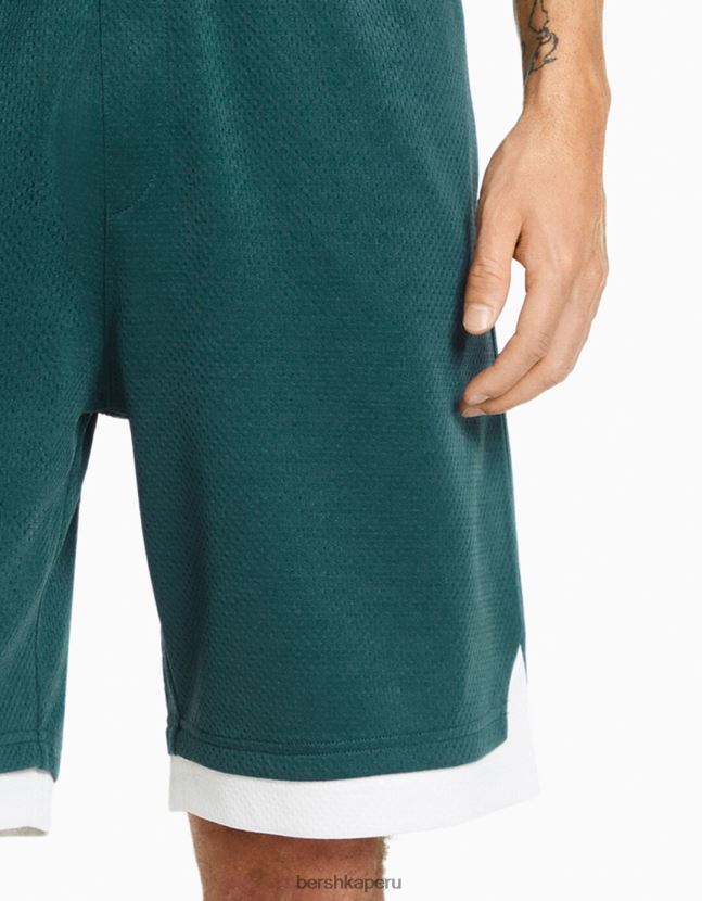 verde Bershka hombres conjunto de camiseta de rejilla y bermudas 806J6B3409