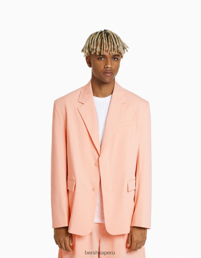 rosa Bershka hombres conjunto de blazer y bermudas de sastre 806J6B3022