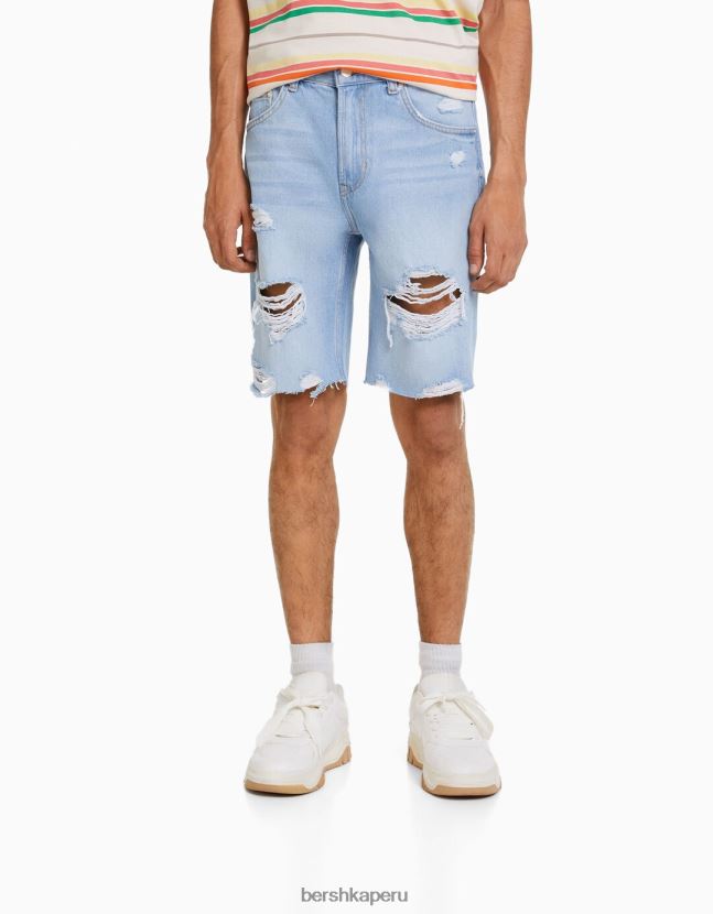 azul claro Bershka hombres bermudas de mezclilla rasgadas slim fit 806J6B3301