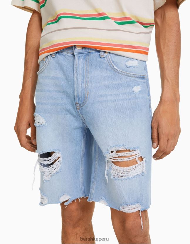 azul claro Bershka hombres bermudas de mezclilla rasgadas slim fit 806J6B3301