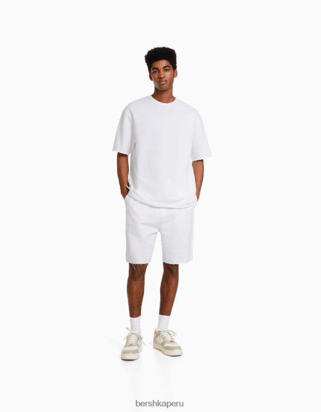 blanco Bershka hombres bermudas felpa descolorida 806J6B3364