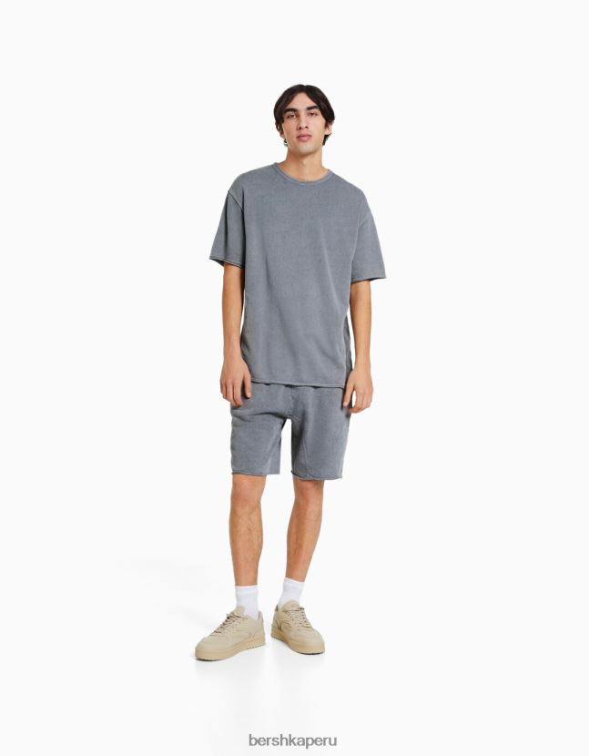 gris Bershka hombres bermudas felpa descolorida 806J6B3362