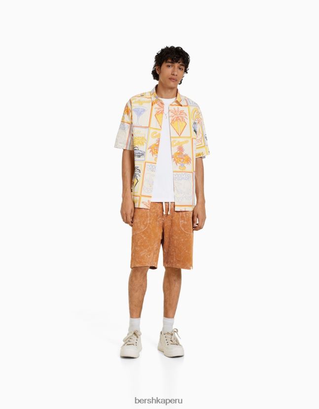 naranja oscuro Bershka hombres bermudas de algodón con efecto desteñido 806J6B3313