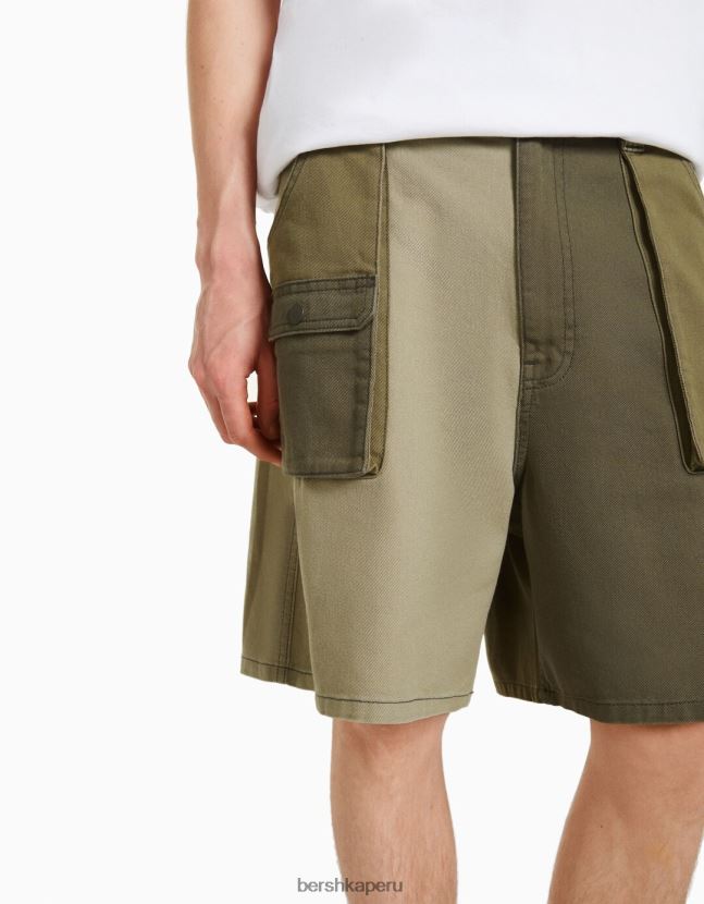 verde Bershka hombres bermudas de carpintero de mezclilla con bloques de color 806J6B3300