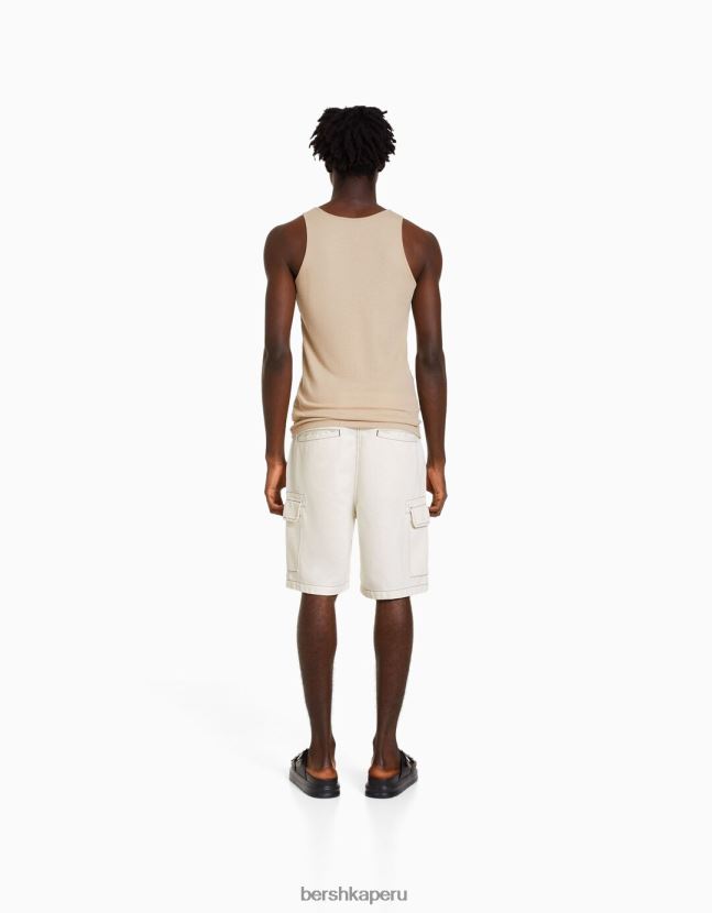 arena Bershka hombres bermudas cargo con hilos en contraste 806J6B3285