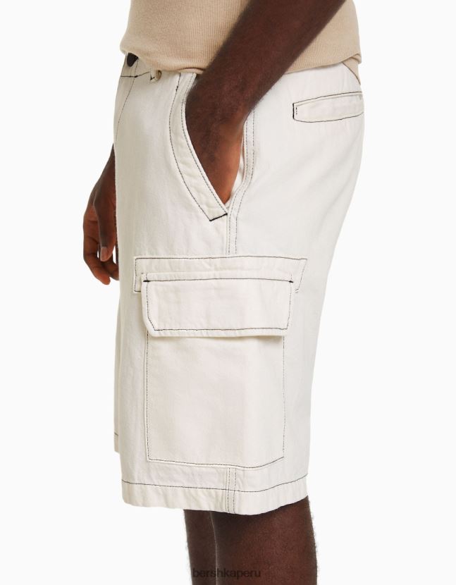 arena Bershka hombres bermudas cargo con hilos en contraste 806J6B3285