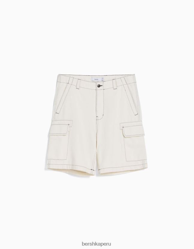 arena Bershka hombres bermudas cargo con hilos en contraste 806J6B3285