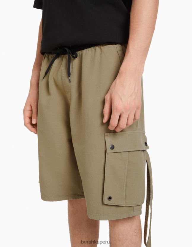 camello Bershka hombres bermudas cargo de algodón con tirantes 806J6B3284