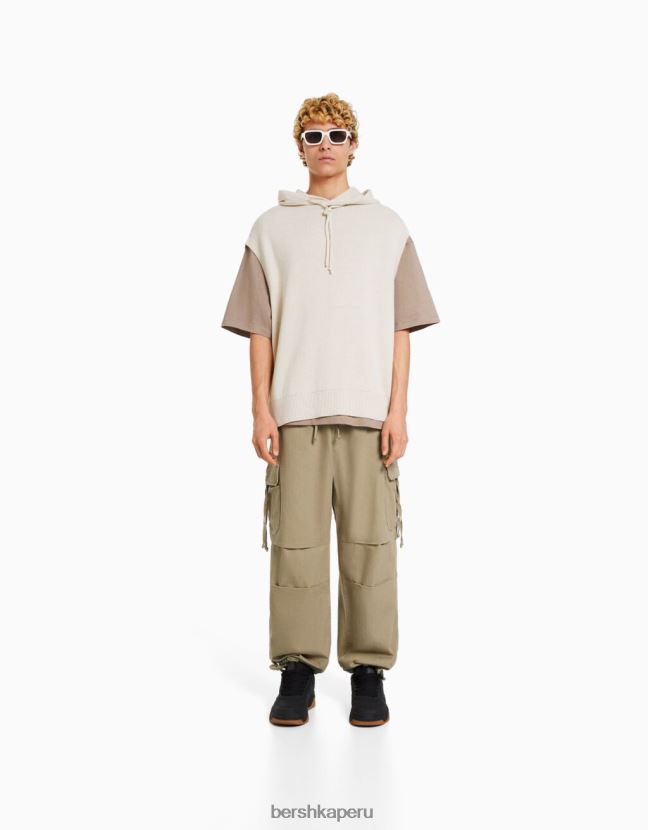 camello Bershka hombres joggers de algodón con bordado 806J6B3293