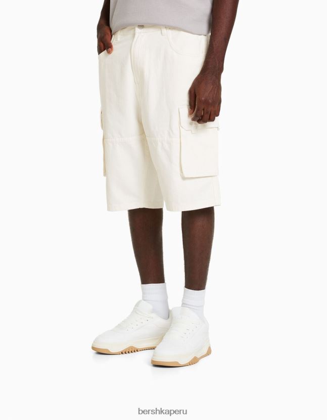 crema Bershka hombres bermudas holgadas tipo cargo 806J6B3289