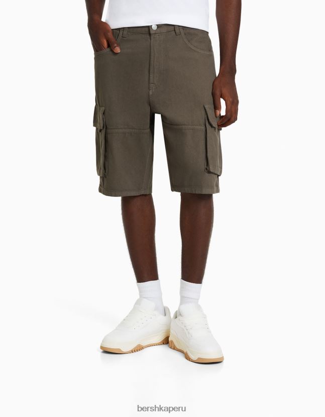 marrón Bershka hombres bermudas holgadas tipo cargo 806J6B3287