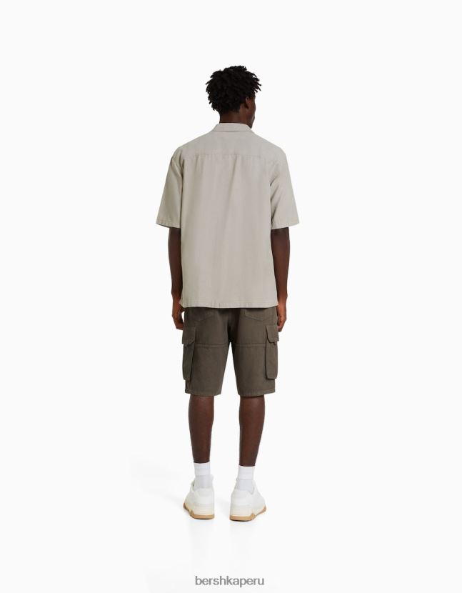 marrón Bershka hombres bermudas holgadas tipo cargo 806J6B3287