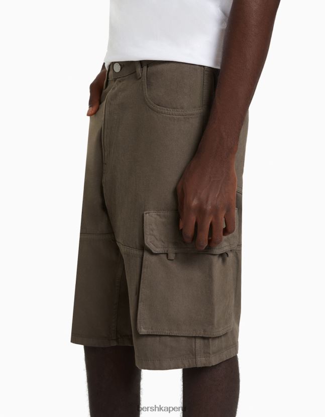 marrón Bershka hombres bermudas holgadas tipo cargo 806J6B3287