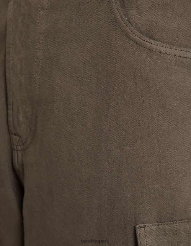 marrón Bershka hombres bermudas holgadas tipo cargo 806J6B3287