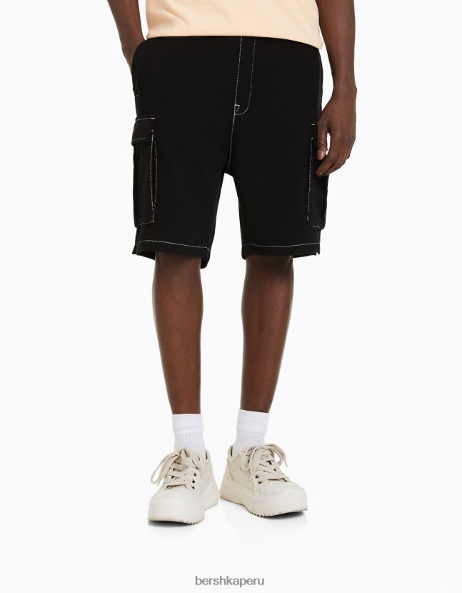 negro Bershka hombres Bermudas cargo de sarga con hilo en contraste 806J6B3291