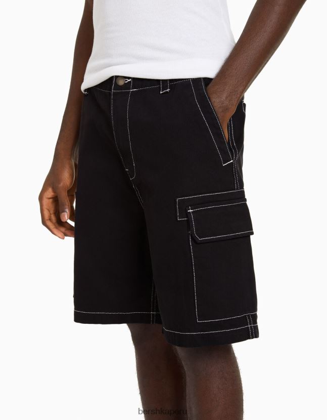 negro Bershka hombres bermudas cargo con hilos en contraste 806J6B3286