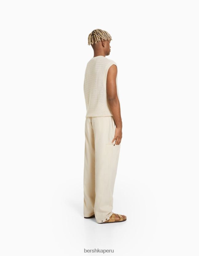 arena Bershka hombres pantalones rectos de algodón con textura 806J6B3252