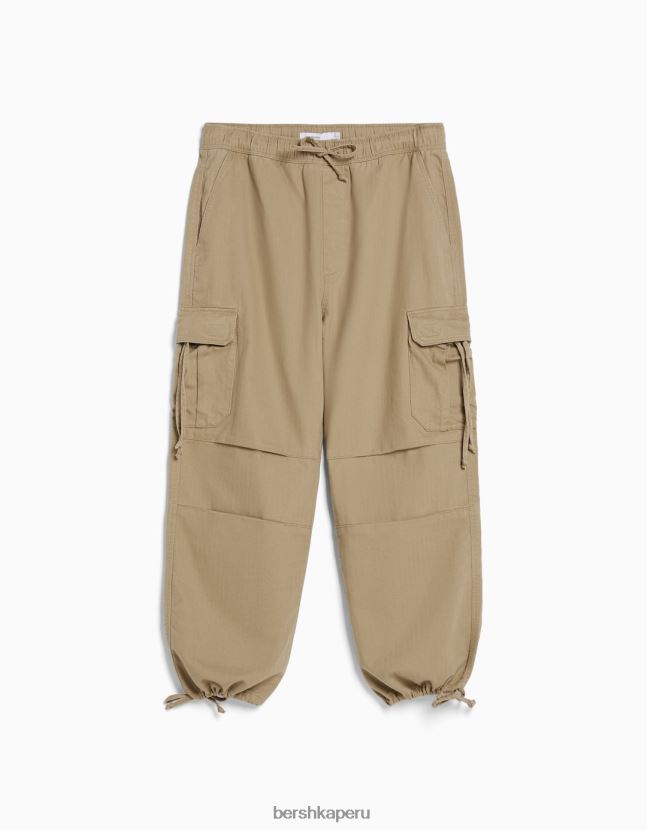 camello Bershka hombres joggers de algodón con bordado 806J6B3263
