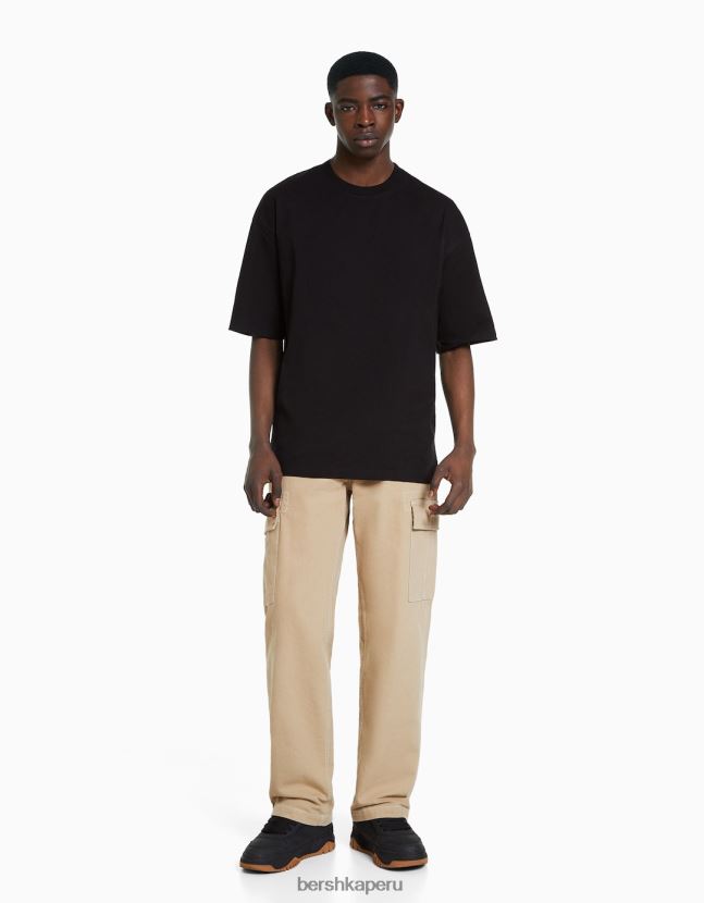 camello Bershka hombres pantalones cargo de pernera ancha con costuras en contraste 806J6B3258