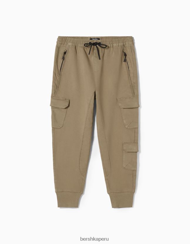 camello Bershka hombres pantalones de chándal cargo delgados 806J6B3225