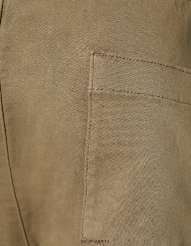 camello Bershka hombres pantalones de chándal cargo delgados 806J6B3225