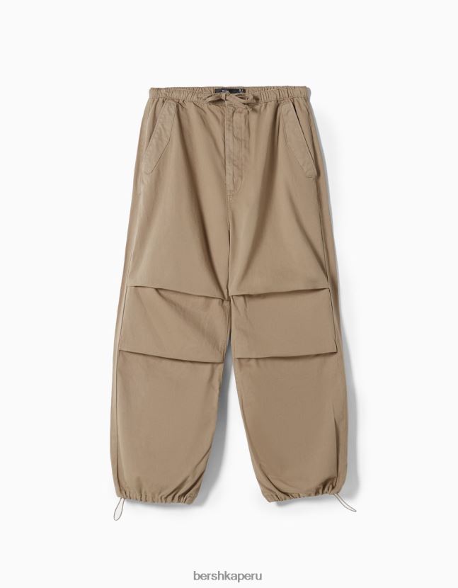 camello Bershka hombres pantalones de paracaídas de algodón 806J6B3221