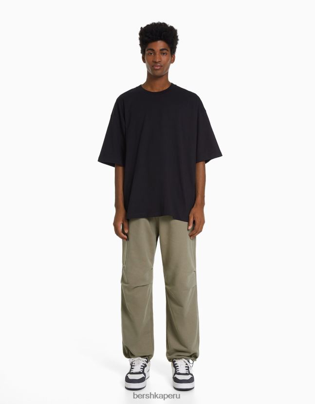 caqui Bershka hombres pantalones de paracaídas de felpa con bolsillos con cremallera 806J6B3233