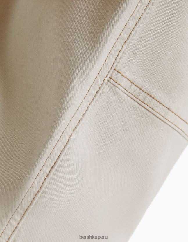 crema Bershka hombres pantalones cargo de pernera ancha con costuras en contraste 806J6B3250
