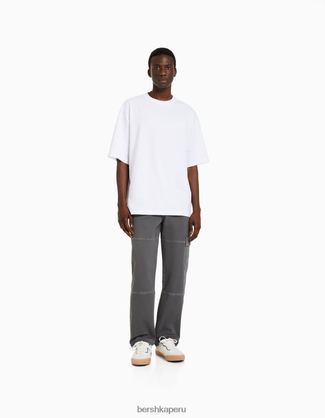gris oscuro Bershka hombres pantalones cargo de pernera ancha con costuras en contraste 806J6B3249