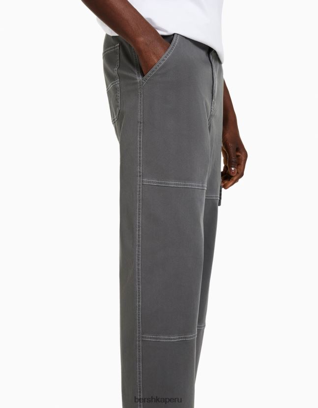 gris oscuro Bershka hombres pantalones cargo de pernera ancha con costuras en contraste 806J6B3249