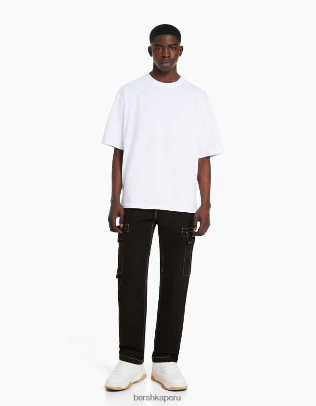 negro Bershka hombres pantalones cargo de pernera ancha con costuras en contraste 806J6B3256
