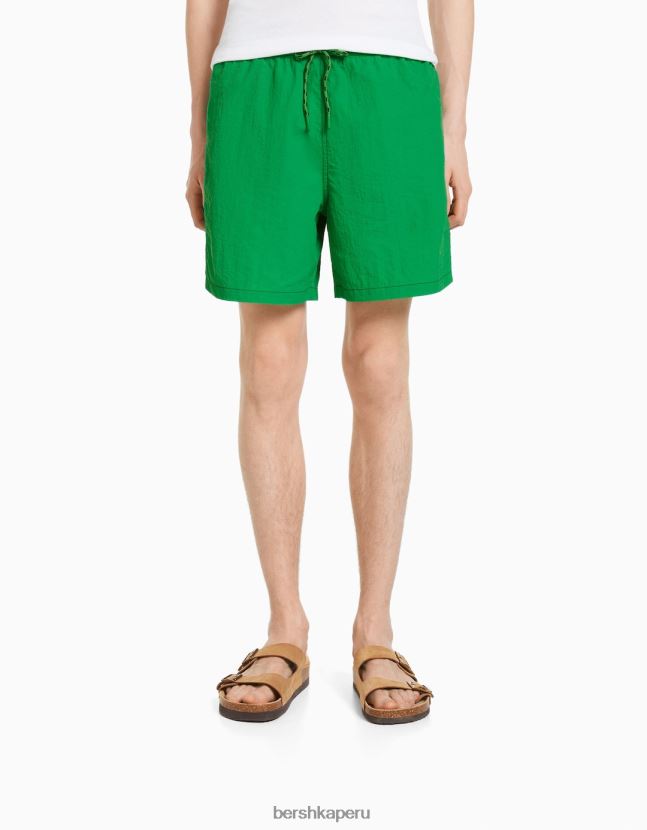 verde Bershka hombres shorts de baño con hilo en contraste 806J6B3408