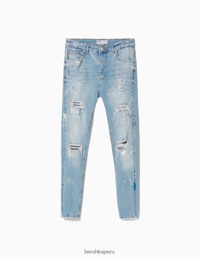azul claro Bershka hombres skinny jeans rotos con salpicaduras de pintura 806J6B3170