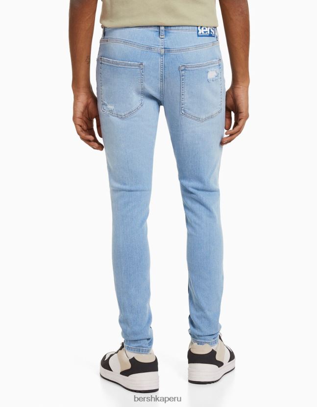 azul claro Bershka hombres vaqueros muy ajustados con rotos 806J6B3191