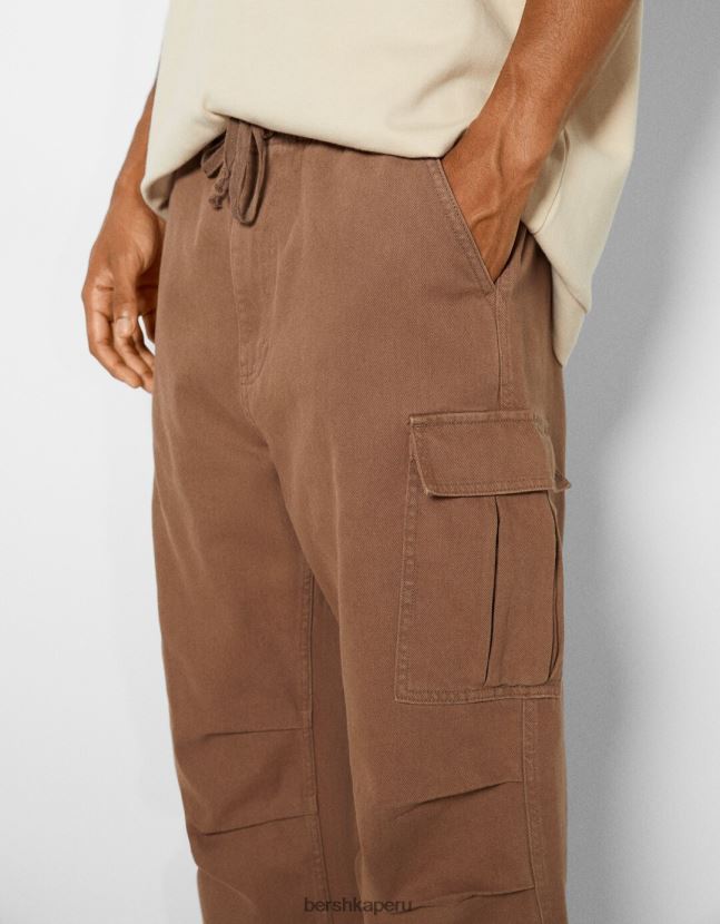 marrón Bershka hombres jeans cargo con paracaídas 806J6B3204