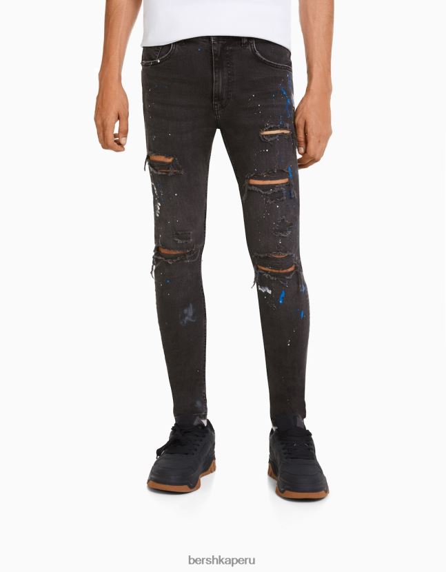 negro Bershka hombres skinny jeans rotos con salpicaduras de pintura 806J6B3171