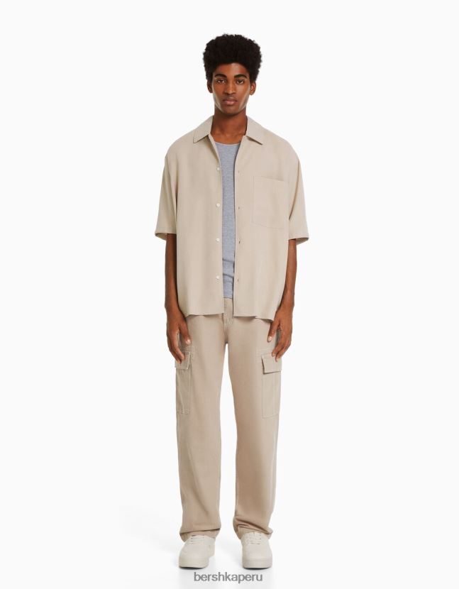 arena Bershka hombres camisa de manga corta con corte holgado 806J6B2905