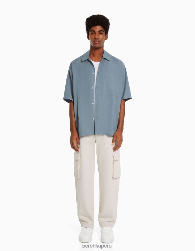 azul claro Bershka hombres camisa de manga corta con corte holgado 806J6B2906