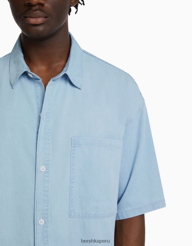 azul claro Bershka hombres camisa oversize de manga corta 806J6B2915