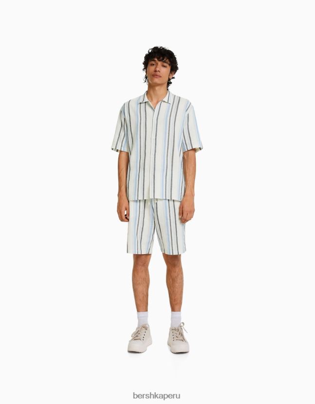 azul claro Bershka hombres camisa rústica de manga corta a rayas de corte relajado 806J6B2909