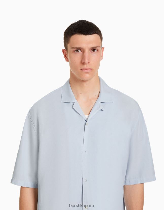 azul claro Bershka hombres camisa rústica holgada de manga corta 806J6B2942