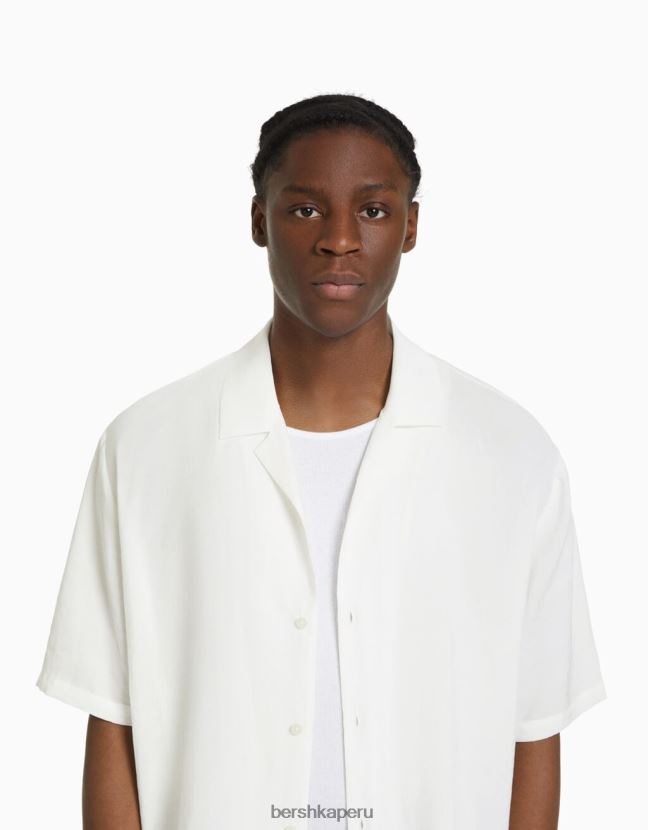 blanco Bershka hombres camisa fluida de manga corta 806J6B2919
