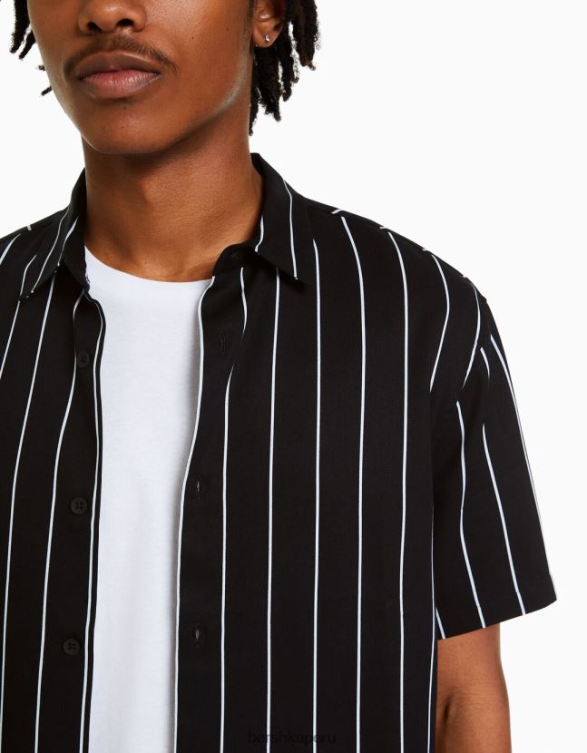 blanco negro Bershka hombres camisa de sarga a rayas de manga corta 806J6B2930