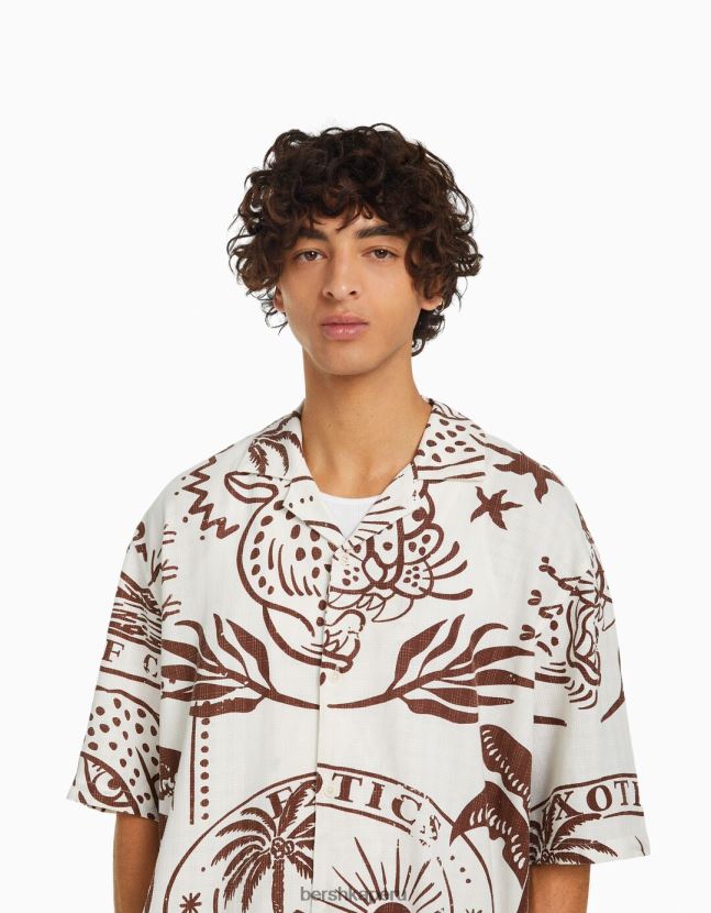 blanquecino Bershka hombres camisa de manga corta con estampado rústico 806J6B2889