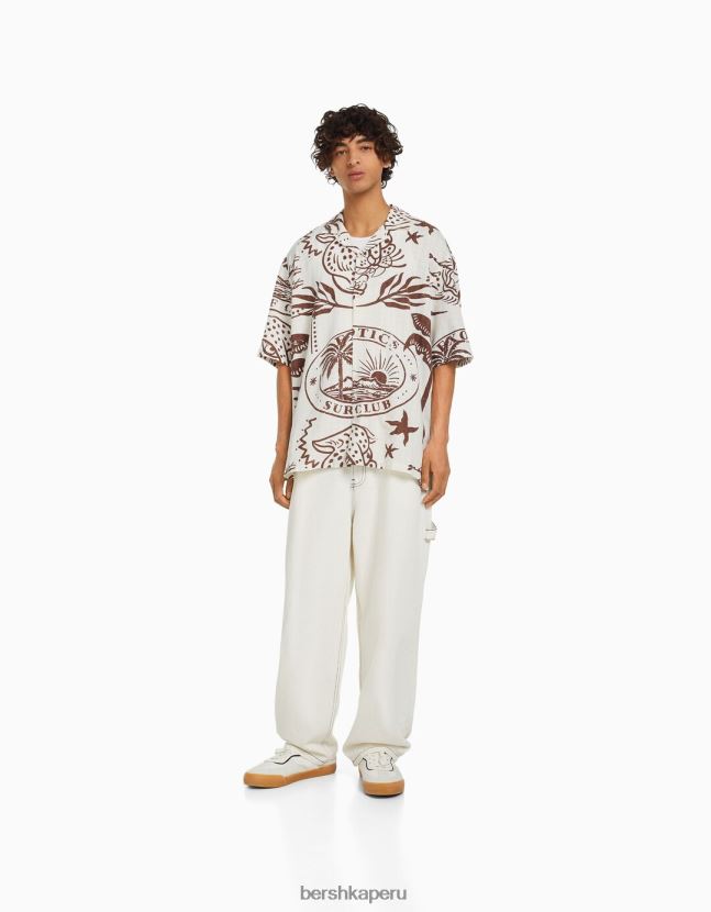 blanquecino Bershka hombres camisa de manga corta con estampado rústico 806J6B2889