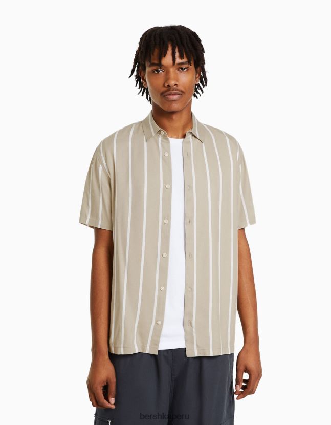blanquecino Bershka hombres camisa de sarga a rayas de manga corta 806J6B2931